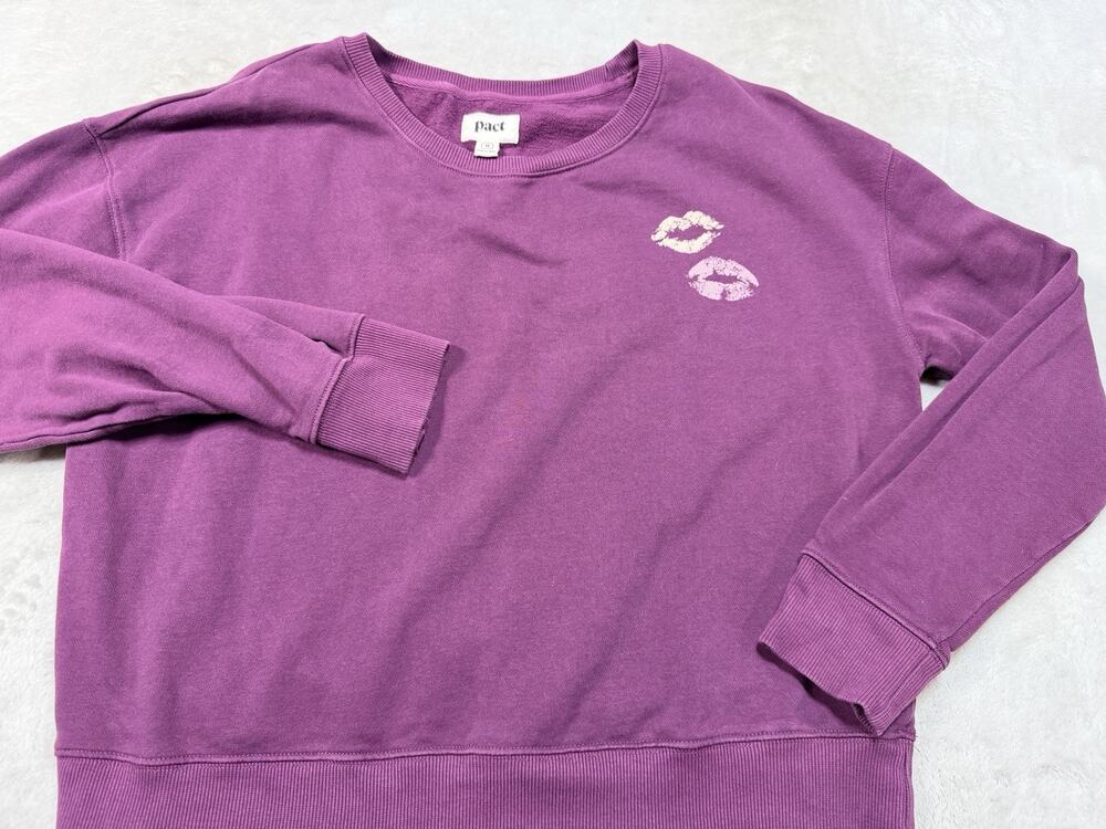 Pact Organic Cotton Fleece Sweatshirt Berry Pink Kiss Lips Graphic Womens SZ M